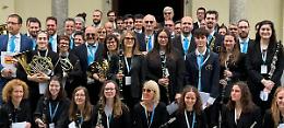 La banda negli stadi insieme a Max Pezzali