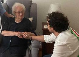 Nonna-bandiera: «Siate cittadini modello»