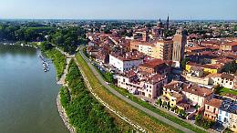 Città felice o declino? Orgoglio e critiche divisive