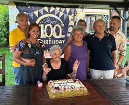 Gina la sarta spegne 100 candeline