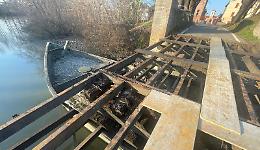 Ponte in chiatte, lavori ancora bloccati