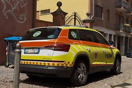 Spara per il chiasso ad una festa di laurea e ferisce tre giovani, poi si suicida 