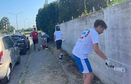 Boschetto, i ragazzi di ‘Ci sto affare fatica’ all'opera: «Un murales per tutti»