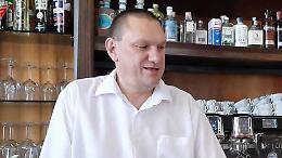 Da 40 anni al bancone, Fabio barista delle star