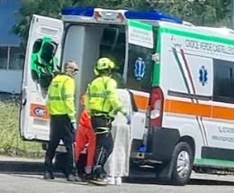 Rissa nel parcheggio del Lidl, giovane travolto da un’auto