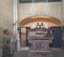 «Ora basta intrusioni in villa»