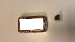 Quasi 100 grammi di hashish addosso, scacco allo spacciatore