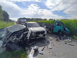 Schianto sulla Provinciale 34: tre feriti e strada chiusa