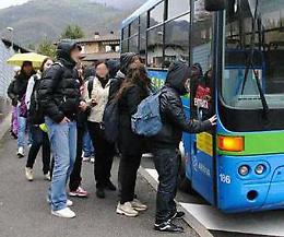 Il bus alle 6.40: vincono alunni e famiglie