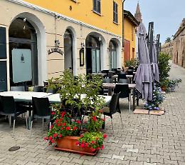 Furto notturno in pizzeria: rubati 110 euro e una moneta portafortuna