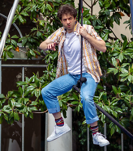 Mio fratello sale sugli alberi. Teatro e acrobatica aerea