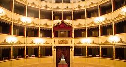 Stagione teatrale per tutti: qualità e popolarità