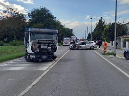 Violento scontro sulla provinciale: due persone ferite