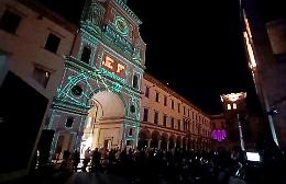 Crema Beauty Days al via, il videomapping sul torrazzo proietta la bellezza