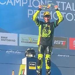 Borrelli campione della  Pre Moto 3 con una rimonta eroica