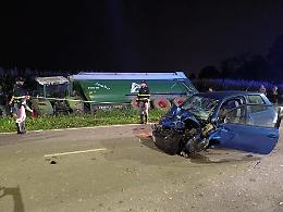Scontro frontale, conducenti feriti: 57enne grave