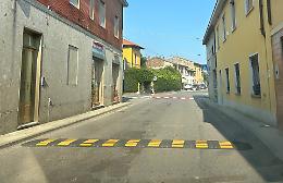 I dossi anti velocità diventano caso politico