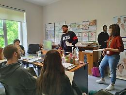 Un laboratorio per condividere le emozioni: dialoghi tra adolescenti