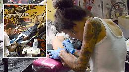‘Ink legend 2024’, tra gli stand strapieni vince la tattoo mania 