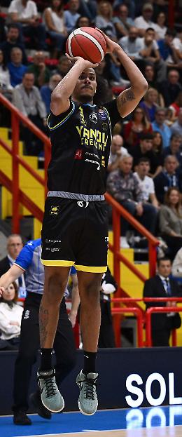 Prima vittoria per la Vanoli