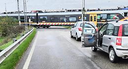 Le sbarre non si alzano mai, code e disagi