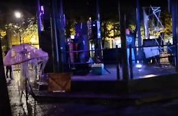 Musica spaccatimpani in piazza Roma fino a mezzanotte: residenti furibondi