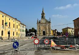 Il sindaco Mariani: «Lavori in piazza a rilento»