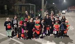Halloween, 40 bimbi al setaccio del paese e in gara per la maschera più spaventosa