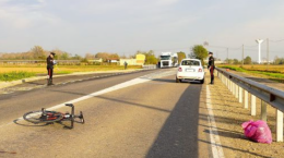 Ciclista investito sulla provinciale, è grave