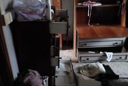 Casa ribaltata: i ladri rubano i gioielli