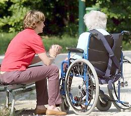 Welfare. Pochi nullaosta, le badanti non bastano