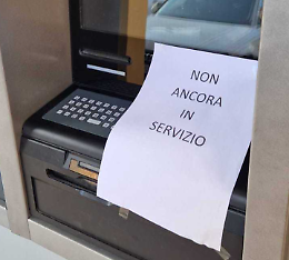 Installato il bancomat, ma non è operativo