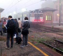Treni: convoglio soppresso, altri disagi