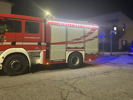 Sversamento di carburanti nella rete fognaria: intervento dei vigili del fuoco