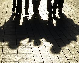 Pestati e derubati dalla gang, violenza in piazza Garibaldi