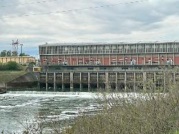 Situazione tesa alla centrale idroelettrica di Isola Serafini