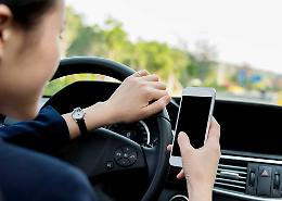 Sorpresi al cellulare, già sei patenti ritirate