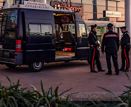 Carabinieri in campo con la Stazione Mobile per un Natale più sicuro