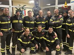 I Vigili del Fuoco di Cremona: auguri di Natale con spirito di squadra
