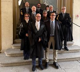 l'avvocato Trabattoni presta giuramento