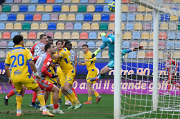 Cremonese spumeggiante: il 2025 comincia con un 3-0 autorevole