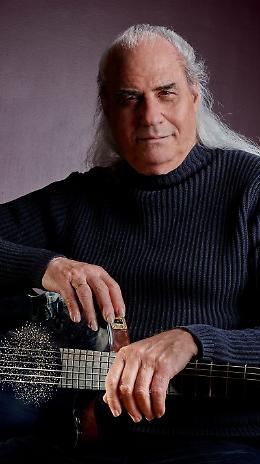 Franco Mussida a Cremona per presentare il suo nuovo romanzo autobiografico