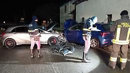 Scontro tra due auto sulla provinciale per Lodi, tre ragazzi feriti