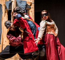 Caraval Spettacoli in "Arlecchino servo per amore"