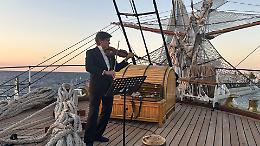 Le melodie di Stradivari sulla Amerigo Vespucci