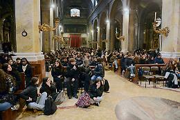Commozione a Sant'Agata: il ricordo di Elisa unisce la comunità