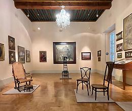 Conversazione di Valter Rosa sulla mostra "Le sedie raccontano"