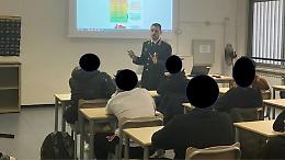 Il comandante dei carabinieri di Crema incontra gli alunni del Galilei