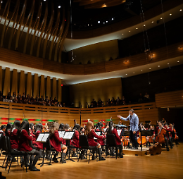 Bishop Strachan School e Orchestra giovanile Mousikè