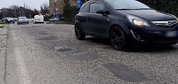 Via Picco senza pace: prima lo smog, ora le buche